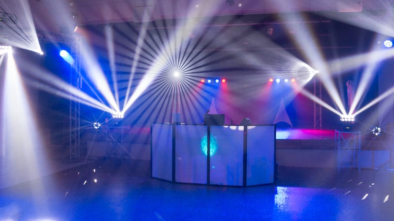 DJ professionnel Normandie animation lumière scène Universal DJ Caen mariage soirée